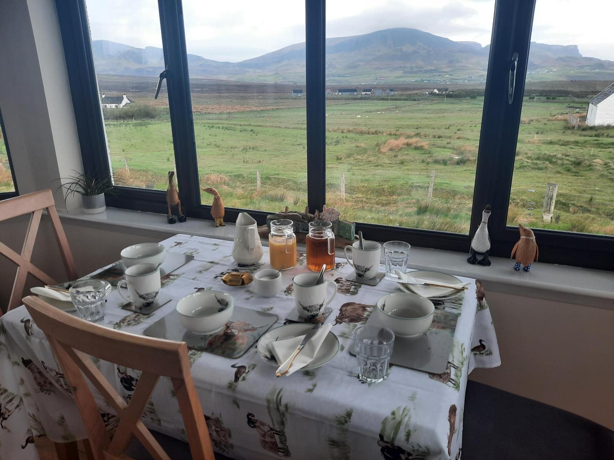 Bed and Breakfast Benview House à Staffin Extérieur photo